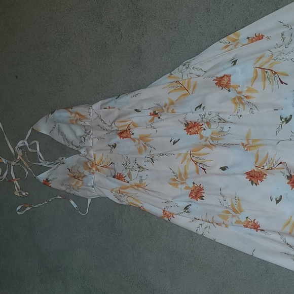 WOMENS SUMMER OPEN BACK FLOWER DRESS SIZE SMALL - Picture 7 of 10